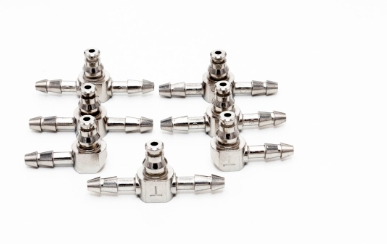 柴油發(fā)動(dòng)機(jī)噴油器回油管接頭